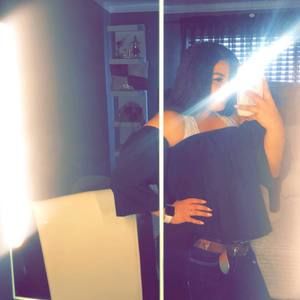 Meet your Posher, Desiree